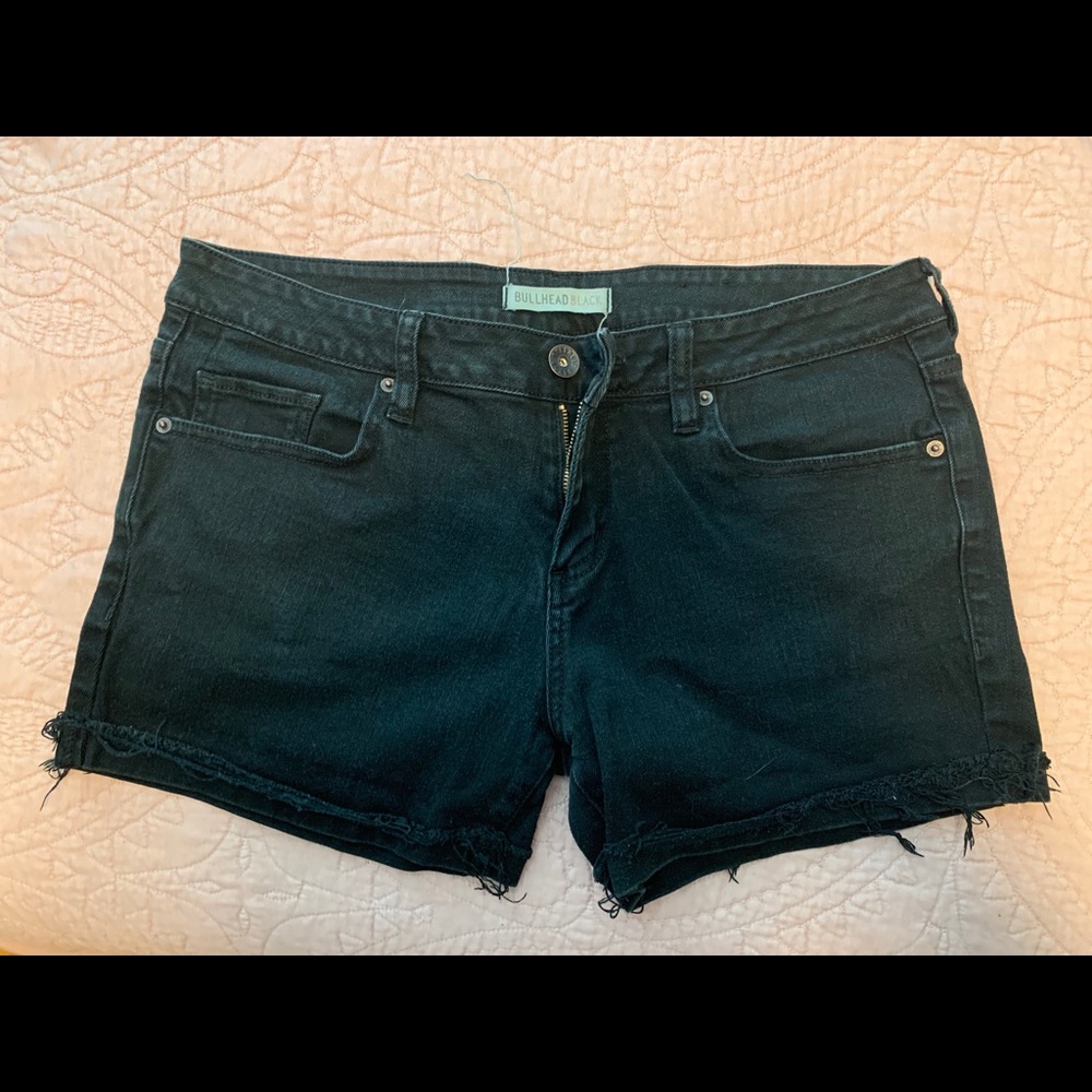 Mid-rise Bullhead Black Shorts - Size 11
